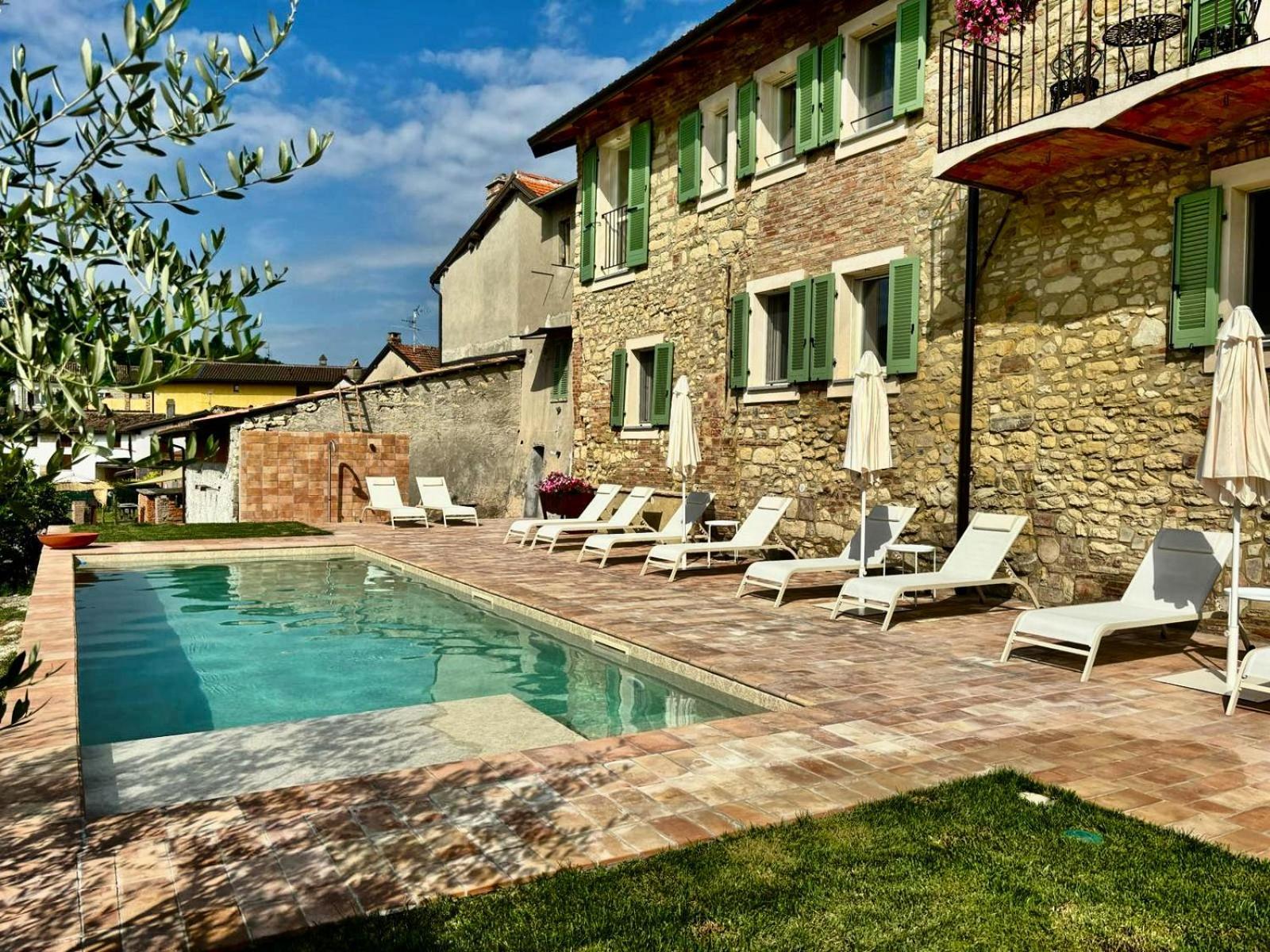 Relais Dal Cavaliere Hotel Castellino  ภายนอก รูปภาพ