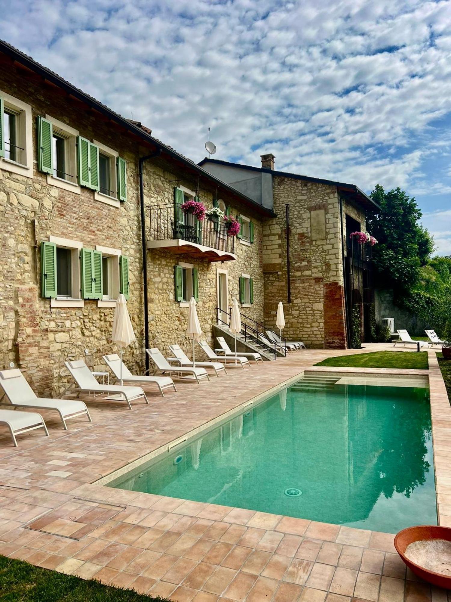 Relais Dal Cavaliere Hotel Castellino  ภายนอก รูปภาพ