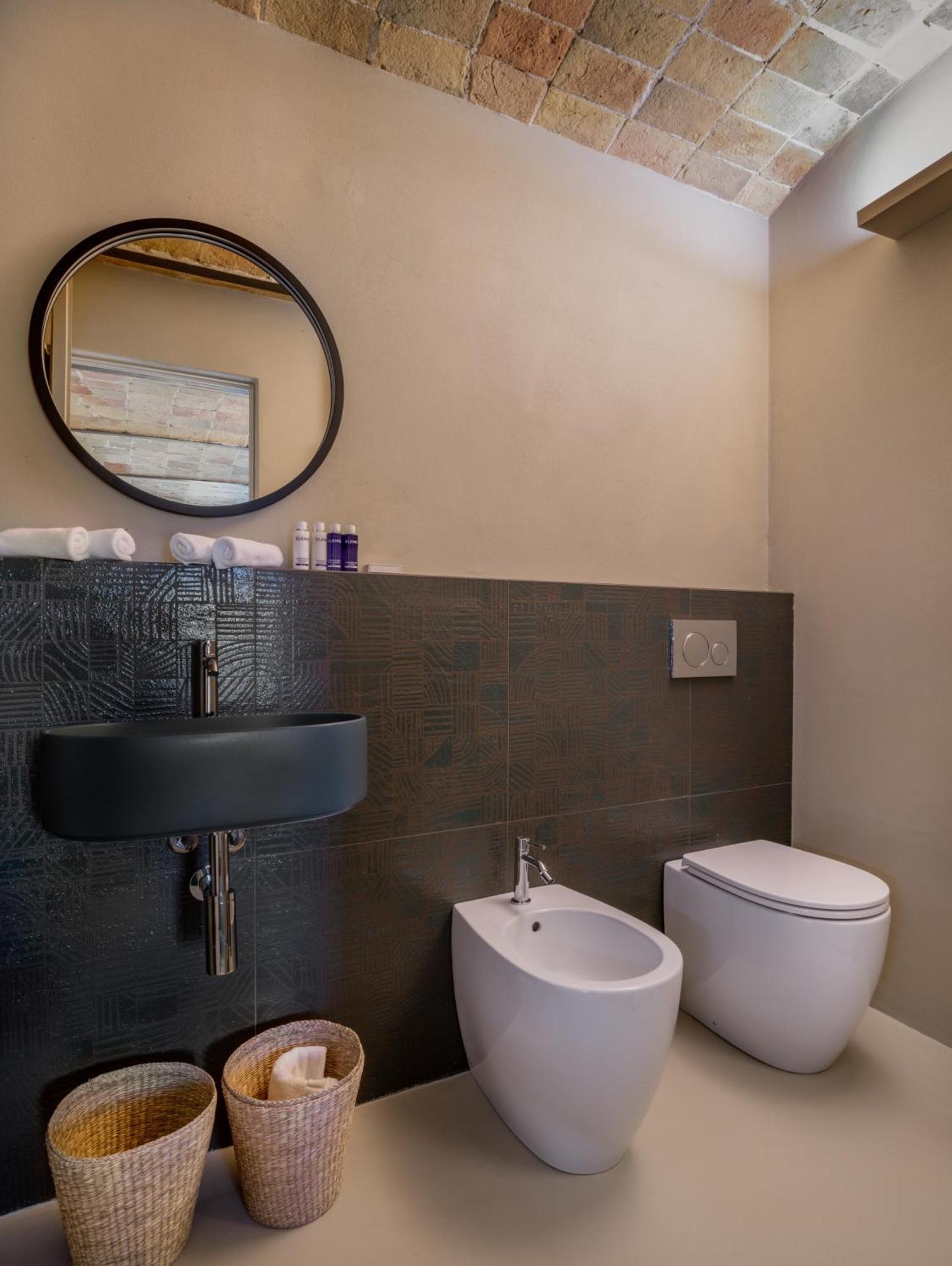 Relais Dal Cavaliere Hotel Castellino  ภายนอก รูปภาพ