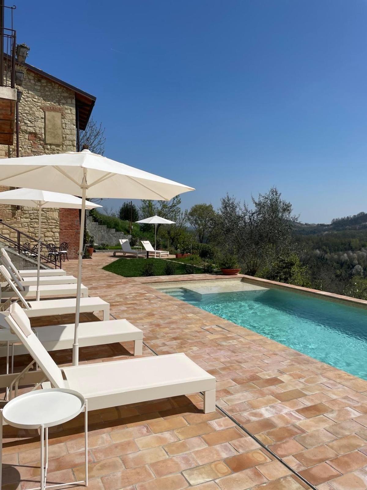 Relais Dal Cavaliere Hotel Castellino  ภายนอก รูปภาพ